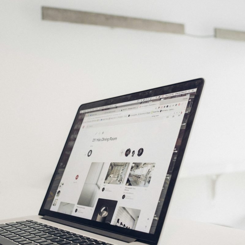 charlesdeluvio-HTDVSbFsy3U-unsplash